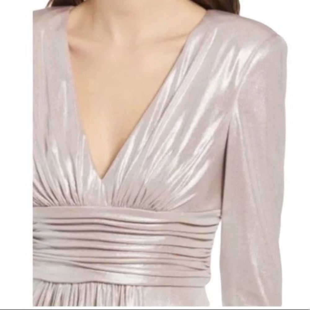 Shimmery V-Neck Long Sleeve Women’s Dress in Pale Pink